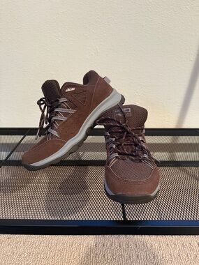 New Balance 669v2 Hiking/Outdoor Shoes